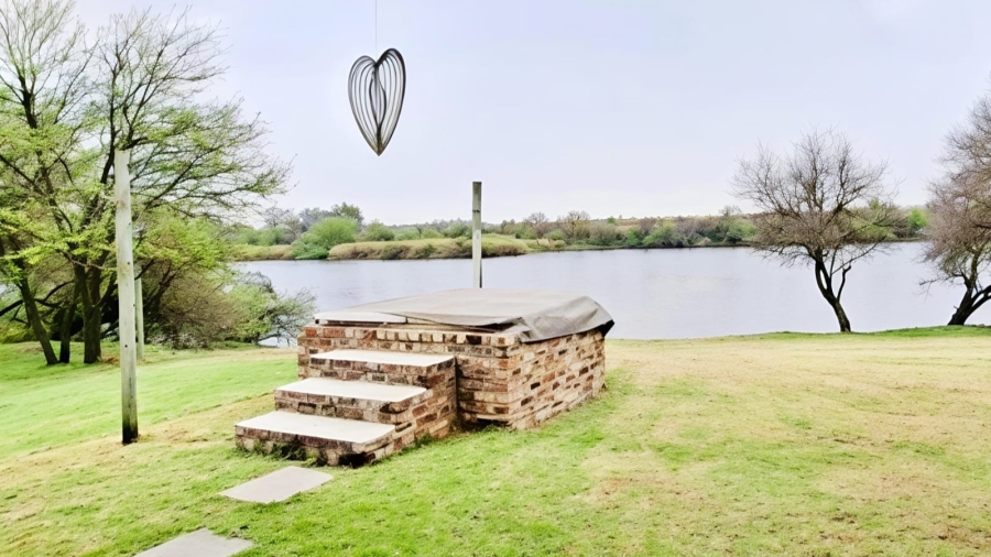 3 Bedroom Property for Sale in Potchefstroom Rural North West
